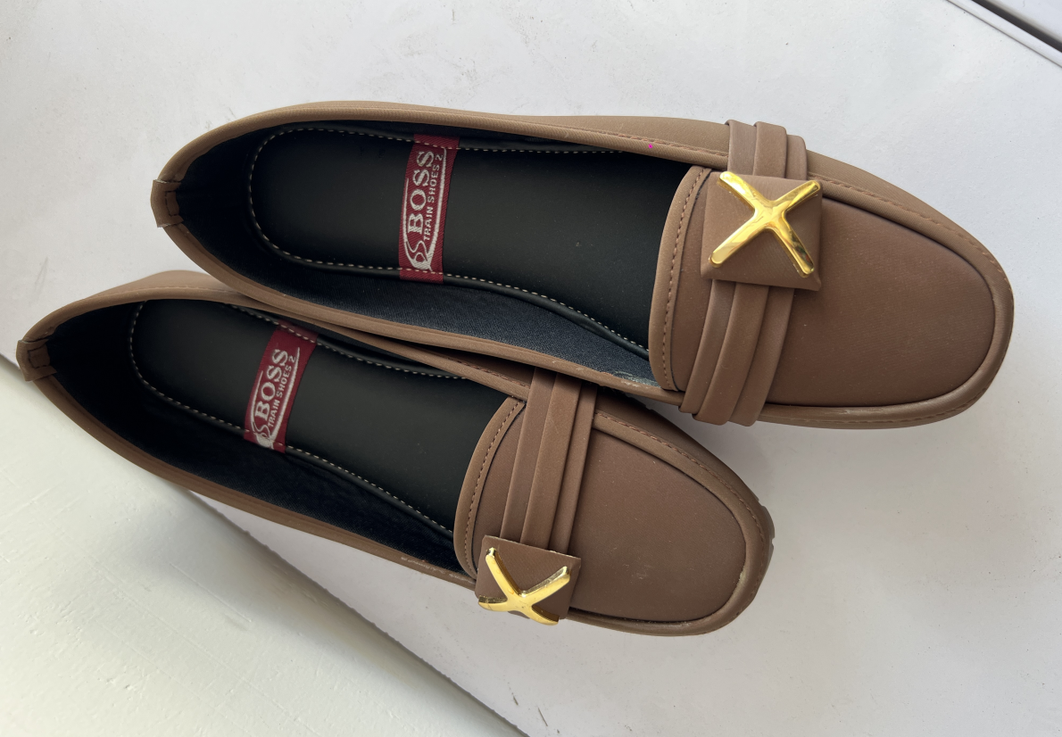 Womens Brown Classic Minimal Pointed-Toe Comfort Flats