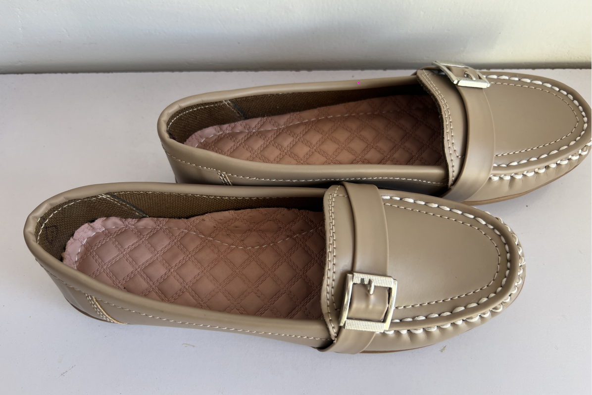 Women’s Beige Flats