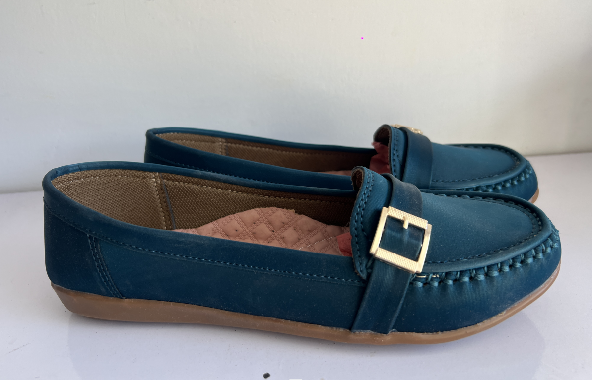 Women’s crystal teal Flats