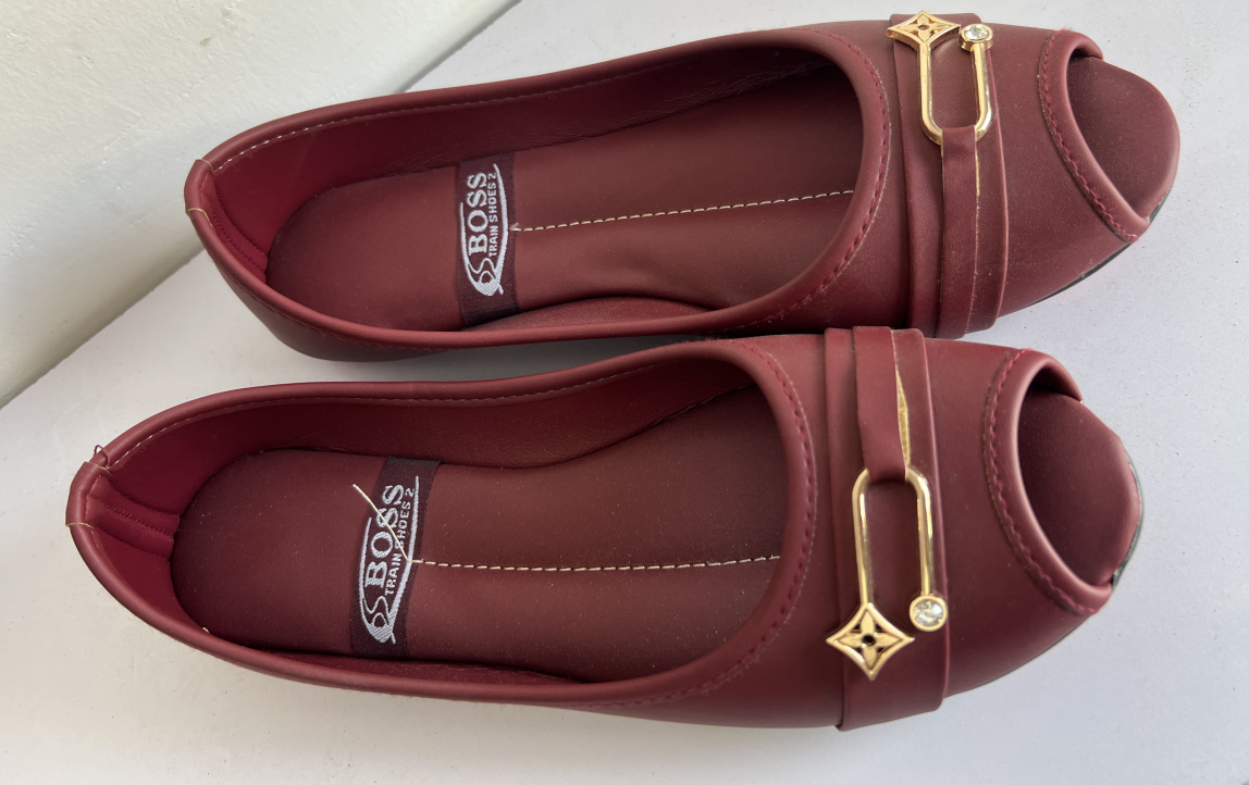 Women’s Peep-Toe Flats in maroon | Ouchi wear