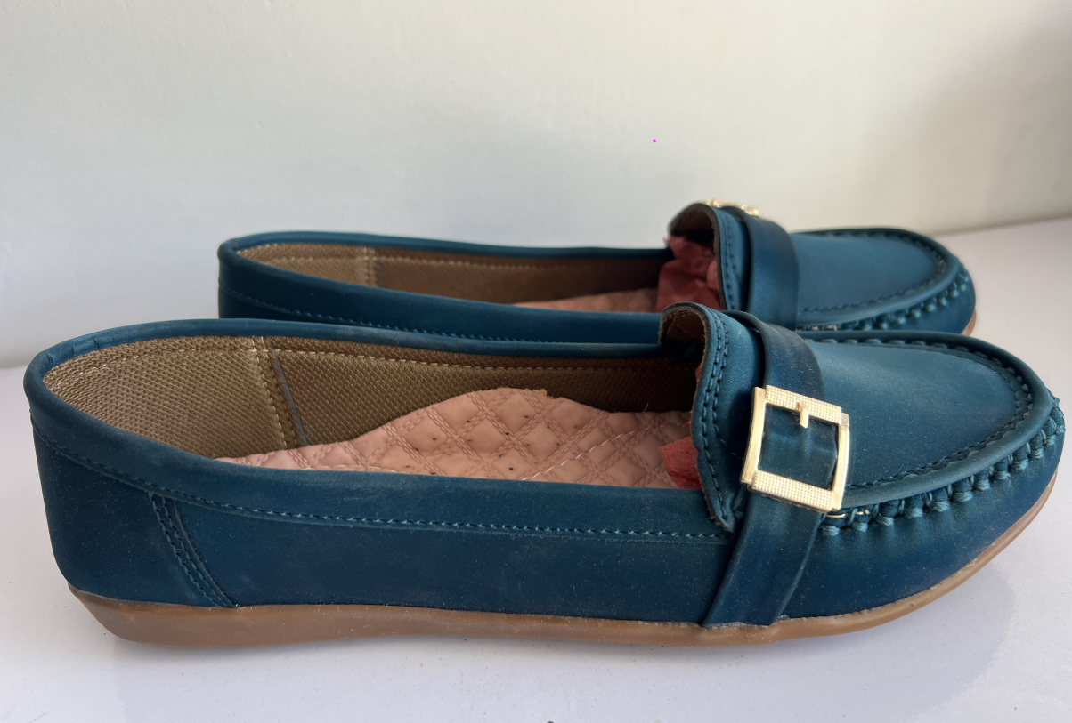 Women’s crystal teal Flats
