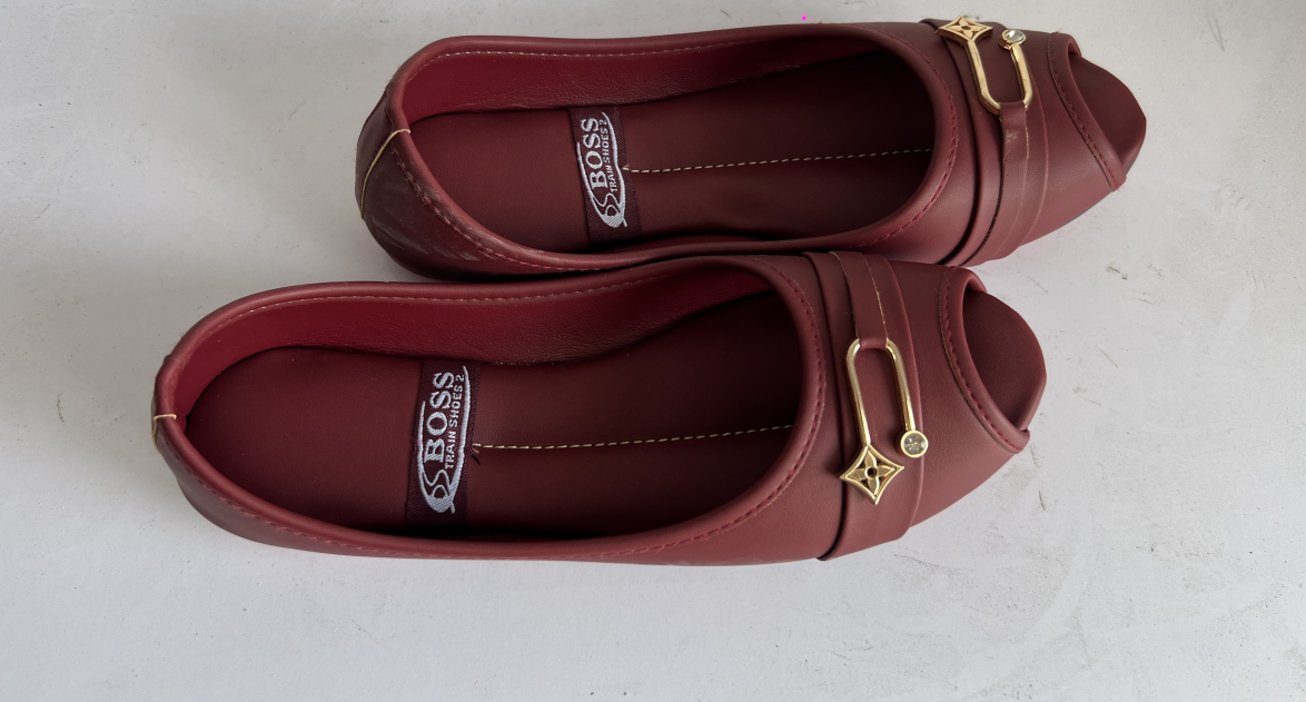 Women’s Peep-Toe Flats in maroon | Ouchi wear