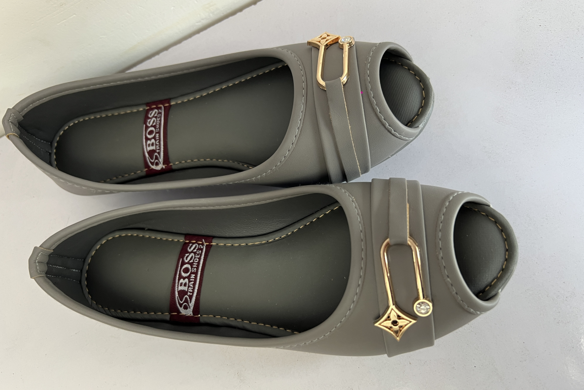 Women’s Peep-Toe Flats in grey| Ouchi wear